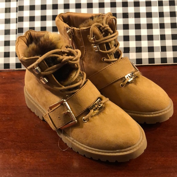 nwot 🙌 Michael kors fur boots 🥾